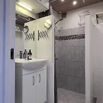 Cozy With Private Terrace Close To Downtown Διαμέρισμα *