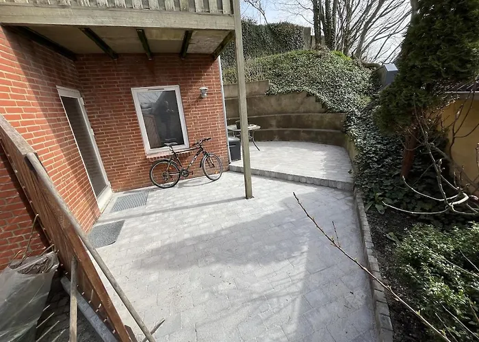 Cozy With Private Terrace Close To Downtown شقة ثيستد